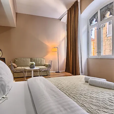 Urban Ii**** 4* سبليت